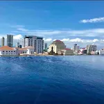 Tropicana 218 Macalister #Top Floor #Wideangleviews #Infinitypool #Georgetown #8Pax #3Br 2Bath #2Queen 4Single #Near Island Hospital #Quality Well Maintained #Private Host