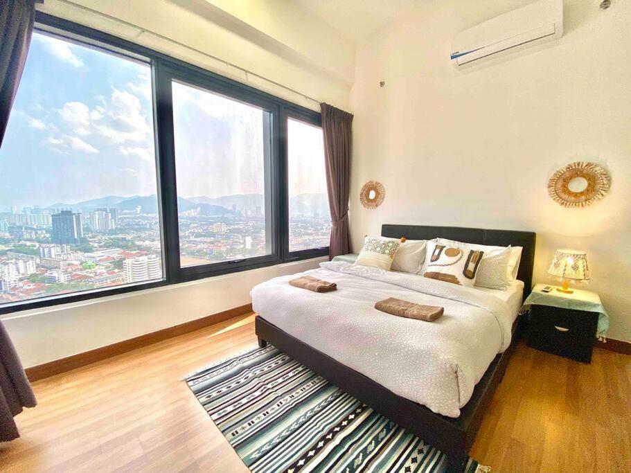 Tropicana 218 Macalister #top Floor #wideangleviews #infinitypool #georgetown #8pax #3br 2bath #2queen 4single #near Island Hospital #quality Well Maintained #private Host Pangsapuri Georgetown